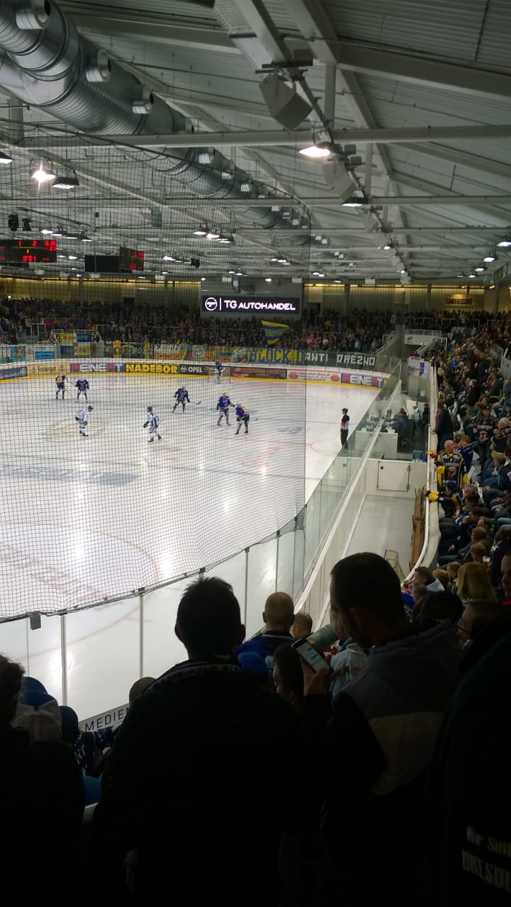 DEL2 / 11.Spieltag / Lausitzer Füchse - Dresdner Eislöwen