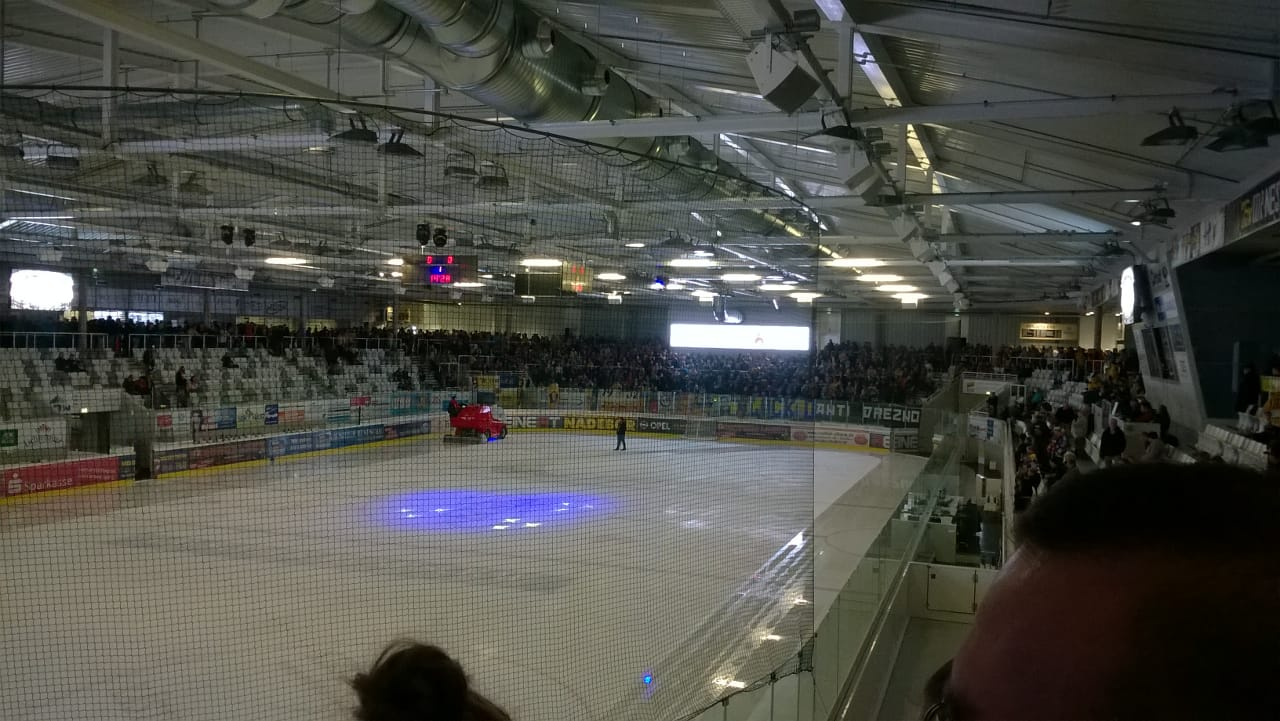 DEL2 / 11.Spieltag / Lausitzer Füchse - Dresdner Eislöwen