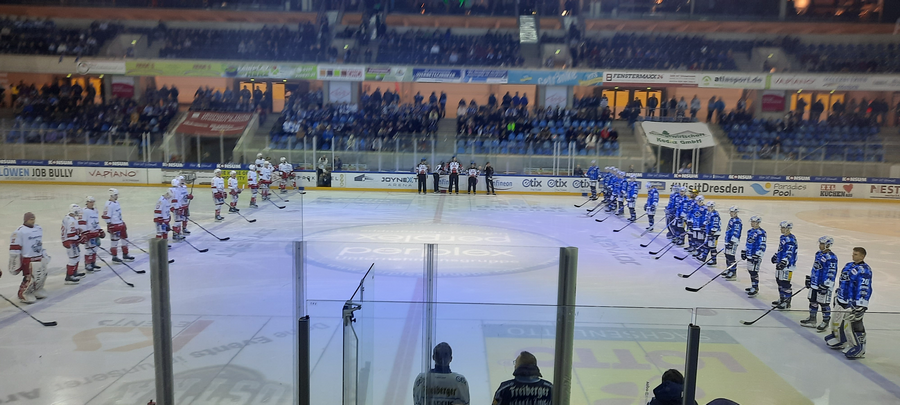 DEL2 / 23.Spieltag / Dresdner Eislöwen - Eisbären Regensburg