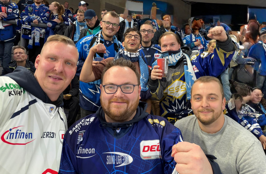 PENNY DEL / 13.Spieltag / Dresdner Eislöwen - Straubing Tigers